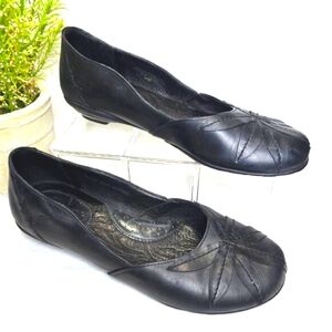 BORN CHARLOTTE BLACK LEATHER BALLET FLAT WOMENS SHOES SIZE 8.5 EUC